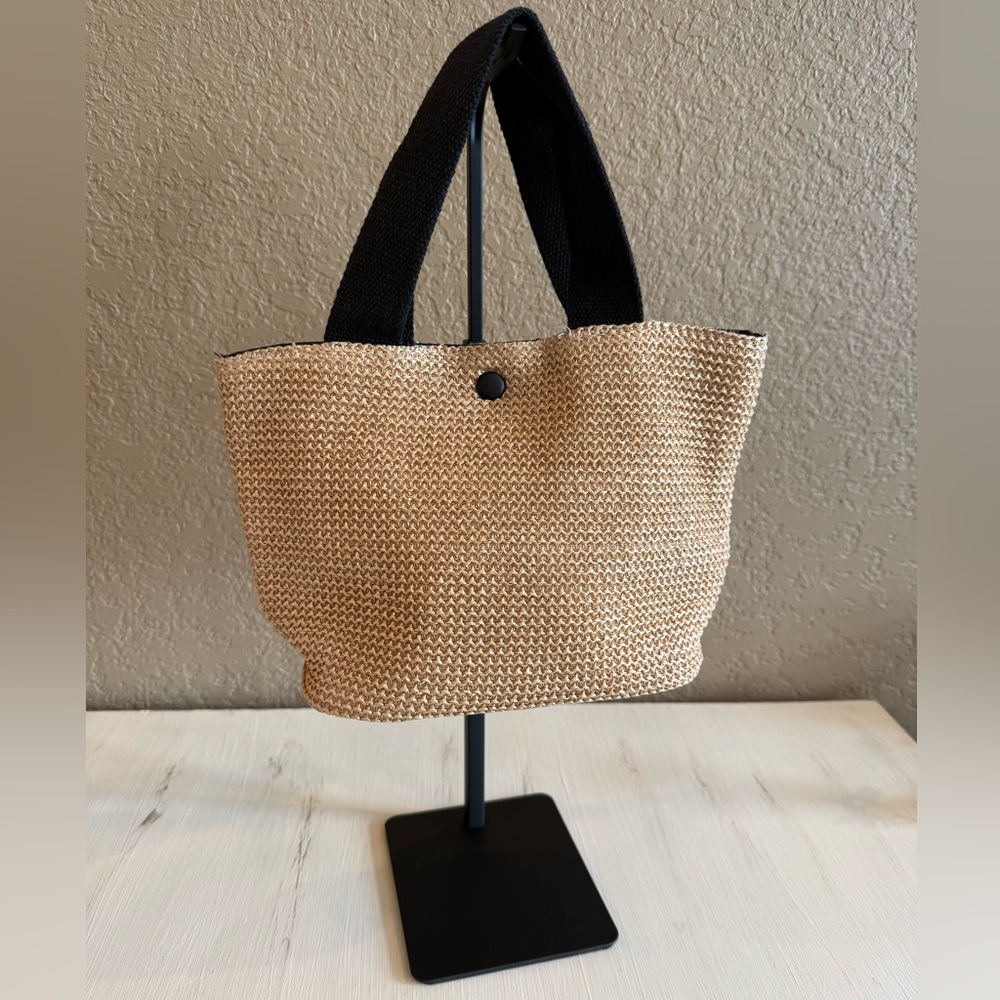 N.Bin Straw Summer Purse with Magnetic Closure.  New, never used.